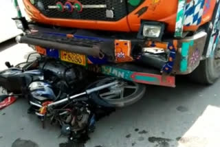 Truck collides with two bikes