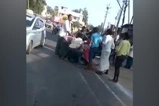 ycp followers attcak on tdp follower at guntur district