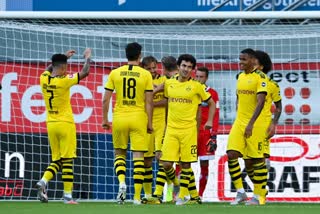 Borussia Dortmund thrash Paderborn