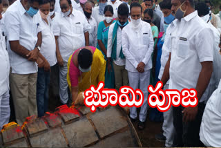 Karimnagar district Mudmanikkayam Mid Maneru link canal was started