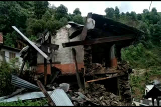 House collapsed in Uttarkashi due to heavy rain.