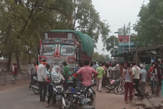 Elderly bike rider dies in truck collision near Desi Kalari in Nala Mohalla, Itarsi