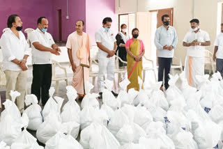 groceries distribution to taxi drivers and etc