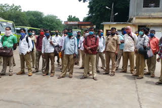 KSRTC staff protest