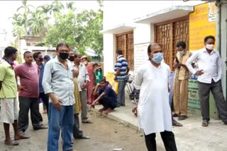 TMC activists protest against the Trinamool panchayat chief