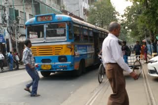 শহরে চলল বেসরকারি বাস