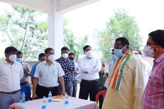 Food minister Amarjeet Bhagat inspected quarantine centers