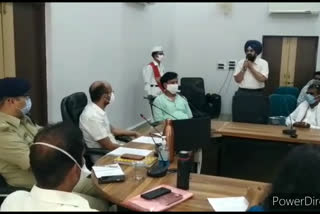 order-issued-during-crisis-management-meeting-to-open-50-percent-shops-in-khandwa