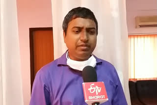 स्वयं सहायता समूह के निदेशक सुजीत कुमार