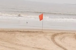 coast guard at juhu coastal line  nisarg cyclone mumbai  mumbai latest news  mumbai nisarg cyclone news  मुंबई निसर्ग चक्रीवादळ न्युज  निसर्ग चक्रीवादळ लेटेस्ट अपडेट  जुहू किनारपट्टी