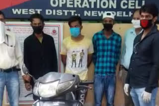 AATS team of Western District arrested 3 member snatchers gang from DTC bus stand of Najafgarh Road