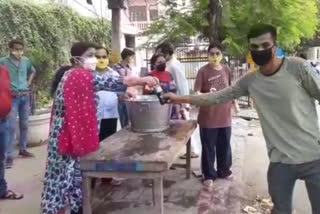 RWA distributed cold drinks to people on occasion of Nirjala Ekadashi in Preet vihar, East Delhi