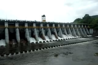 Pazhassi Dam  opened  The shutters  പഴശ്ശി അണക്കെട്ട്  ഷട്ടറുകൾ തുറന്നു  കണ്ണൂര്‍  കനത്ത മഴ