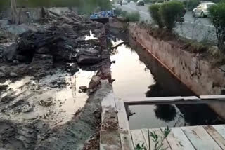 Construction of broken  Sewer started in Dwarka