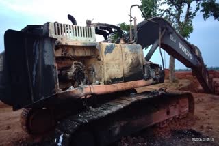naxalites set fire in lohardaga