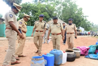 police attacks on liquor centres in gudur krishna district