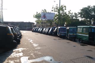 Rampurhat auto drivers are waiting for the opening of Tarapeeth temple