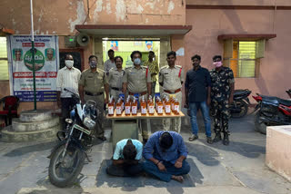 police cought ilegal karnataka liquore