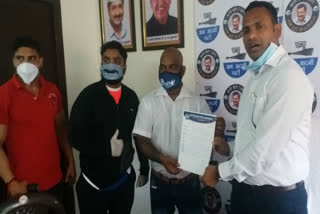 People associated with gym business submitted memorandum to MLA in Trilokpuri