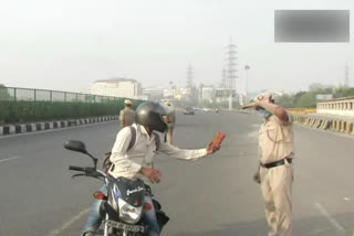 delhi border sealed for one week after cm arvind kejriwal press conference due to coromavirus