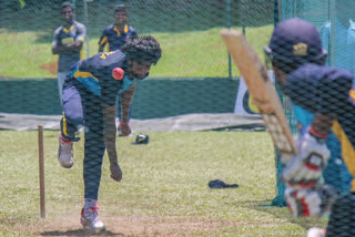 Bowlers said sweat makes the ball little heavier than saliva: Sri Lanka coach