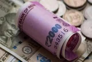 Rupee slips 15 paise to 75.62 against US dollar in early trade