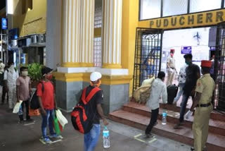 migrant workers sent home by special train