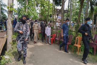 a man died by hitting police jajari nagaon assam etv bharat news