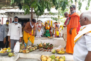 puri jagannath temple special pooja done by priests in parvathipuram