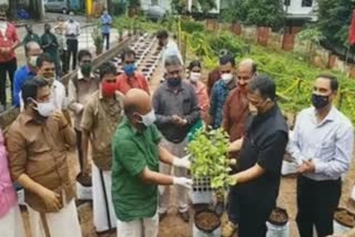 Environment Day  police stations  vegetable cultivation  Kerala police  സുഭിക്ഷ കേരളം  പരിസ്ഥിതി ദിനം  പച്ചക്കറി കൃഷി  കേരള പൊലീസ്‌  വി.എസ് സുനിൽകുമാർ  കടകംപള്ളി സുരേന്ദ്രൻ  ഡി.ജി.പി ലോക്നാഥ് ബെഹ്റ