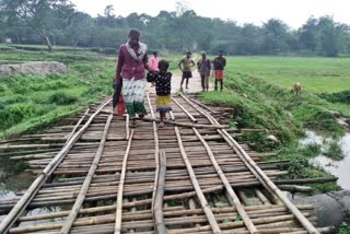 Poor condition of a bridge at rangapara sonitpur assam etv bharat news