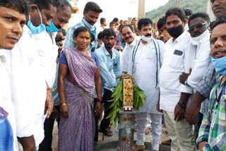 mla karanam dharama sri started bore at venkannapalem