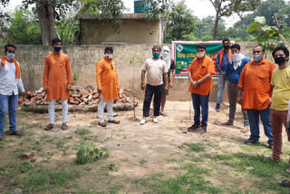 Muradnagar Hindu Vahini celebrated Yogi Adityanath birthday by planting saplings