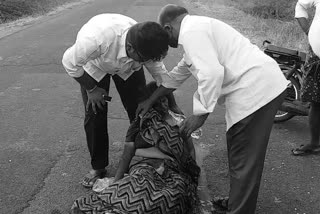 a old lady slipped out  on bike  in prakasam dst vankayalapadu