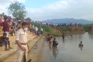 girl child drown in pond, गिरिडीह में नहाने के दौरान तालाब में डूबी बच्ची