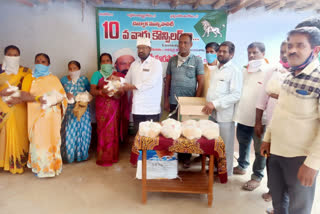councilor distributed groceries to poor
