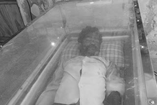 person died in anantapur dst darshimandal due to  accidenlty jumped into the  holl