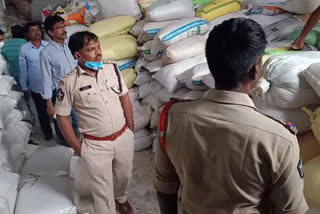 ration rice seized in prakasamd dst yerragondapalem