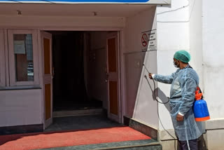 J&K: Police hospital shut down after doctors tests positive for COVID-19