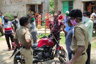 তমলুকে পুলিশকে ঘিরে বিক্ষোভ