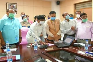 minister vemula prashanth reddy launched website for returned local labours in hyderabad