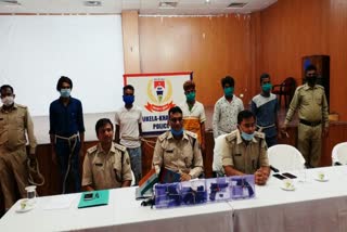 Criminal arrested in Seraikela, news of crime in Seraikela, rising crime in Jharkhand, interstate criminal gang arrested in Seraikela, सरायकेला से अपराधी गिरफ्तार, सरायकेला में अपराध की खबर, झारखंड में बढ़ता अपराध, सरायकेला से अंतरराज्यीय गिरोह के अपराधी गिरफ्तार