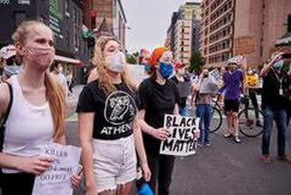 protest in australia, america protest reaches australia, black lives matter, ଅଷ୍ଟ୍ରେଲିଆରେ ବିକ୍ଷୋଭ, ଅଷ୍ଟ୍ରେଲିଆରେ ଆମେରିକା ଧୂଆଁ, କୃଷ୍ଣକାୟଙ୍କୁ ନ୍ୟାୟ ବିକ୍ଷୋଭ