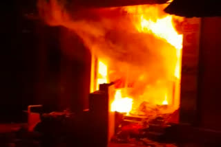 Massive fire breaks out at textile shope