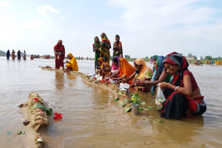 कोरोना भगाने के लिए की जा रही पूजा