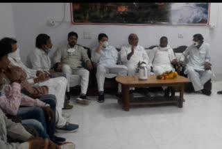 Kamleshwar Patel holds meeting with workers regarding by-election