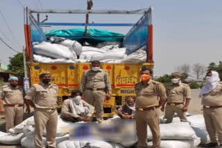 Greater Noida Police arrest two smugglers with liquor of 20 lakhs