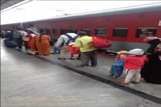 Shramik train with 1,750 passengers from Bengaluru leaves for Uttar Pradesh