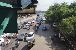 unlock 1 : Western Express Highway witnesses heavy traffic on Monday