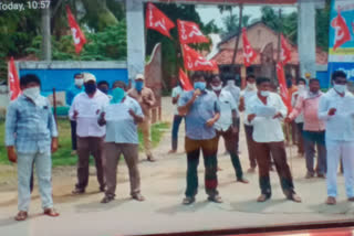 building workers demands in visakha dst narsipatnam about provide financial assistance due to lock down effect